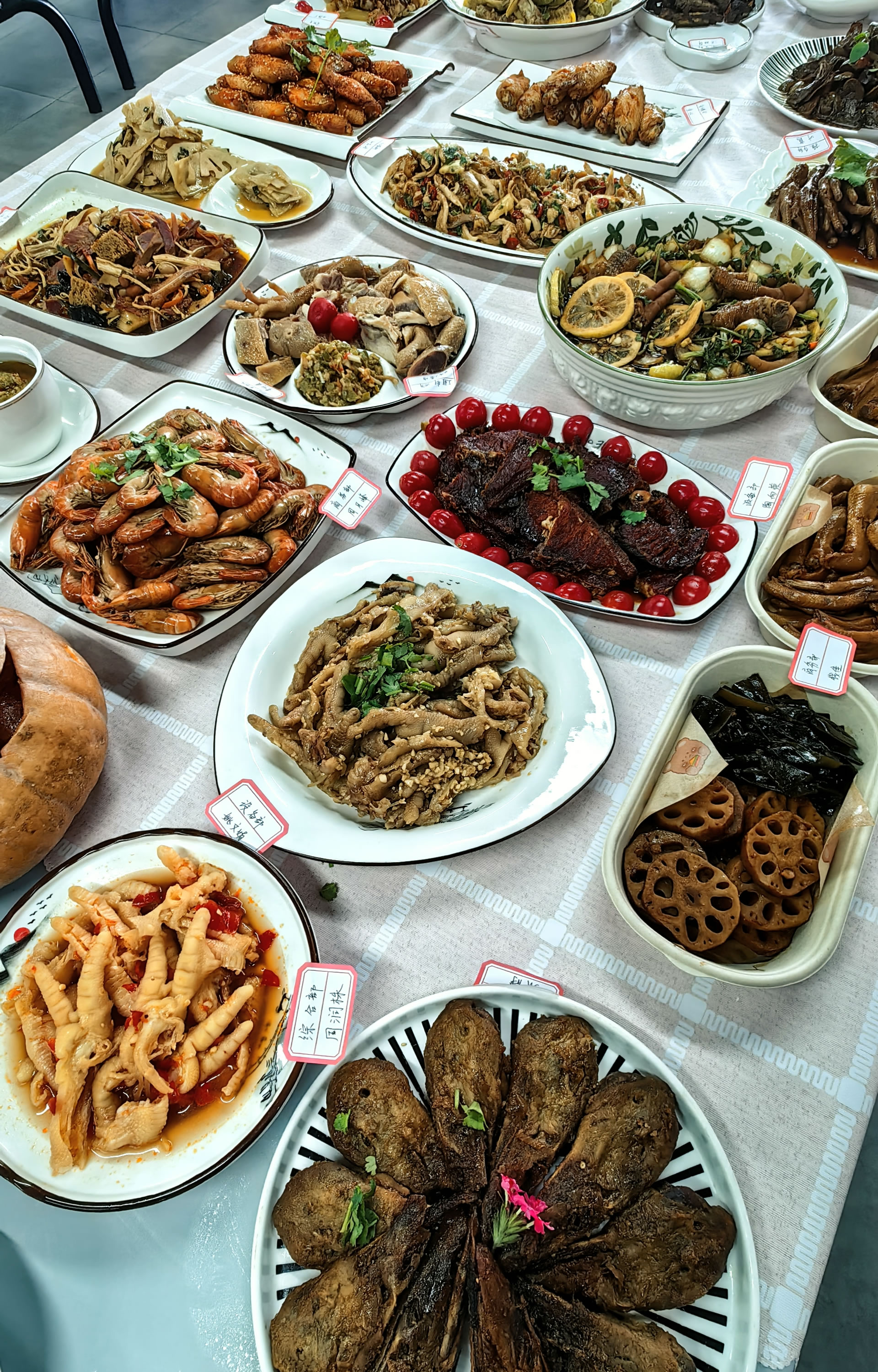 2023年11月，工会举办2023年“美食节”美食分享活动